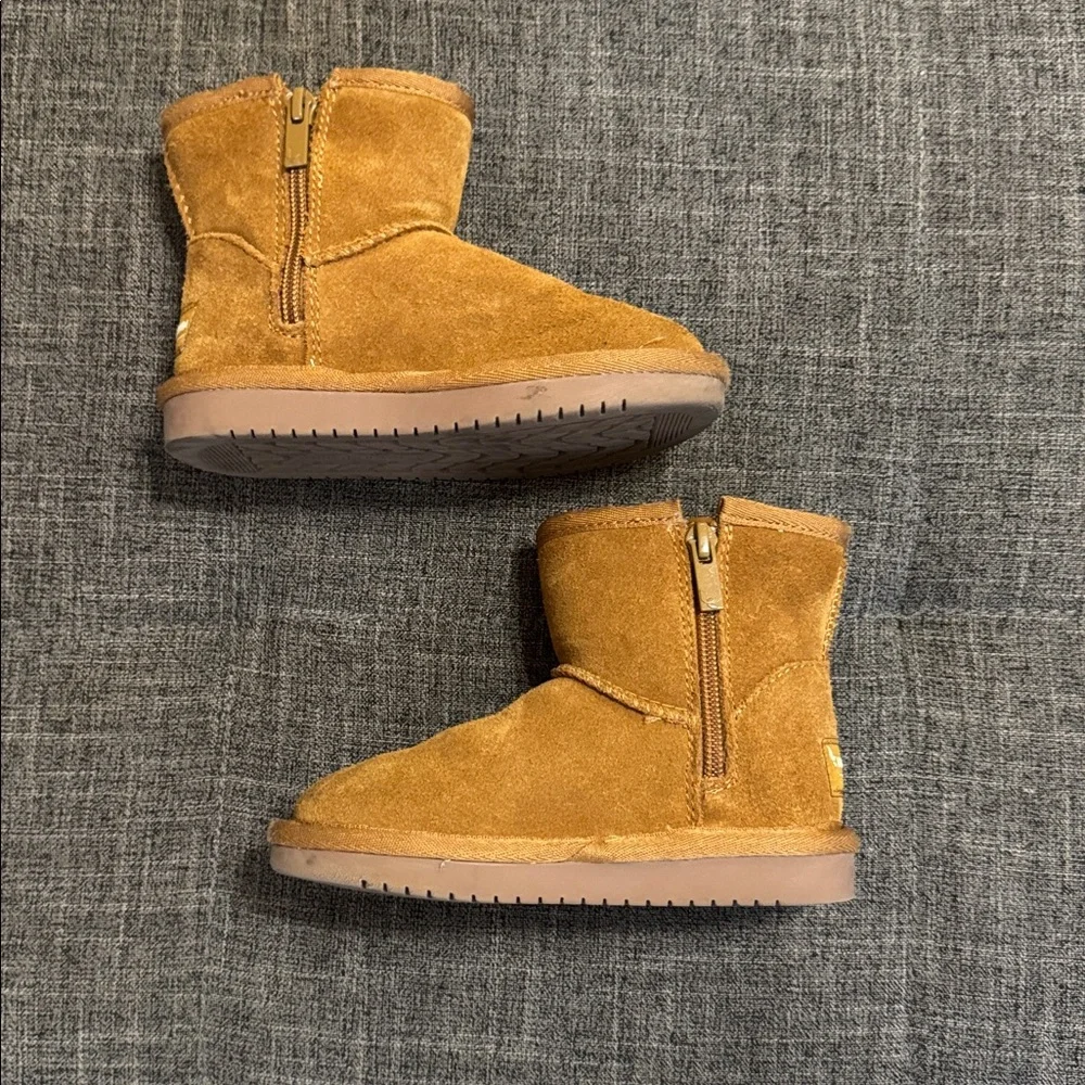 Koolaburra by UGG Kids T Koola Mini Boot Chestnut – Size US 9 (EU 26)